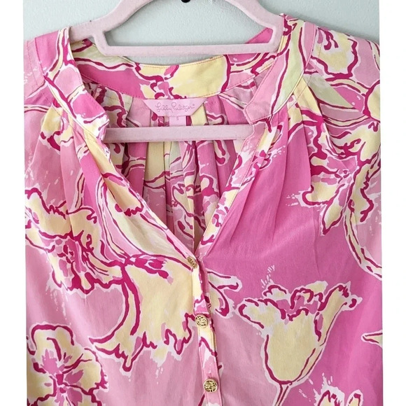 Lilly Pulitzer Elsa Blouse in Yellow Day Lilly Print - Picture 8 of 10